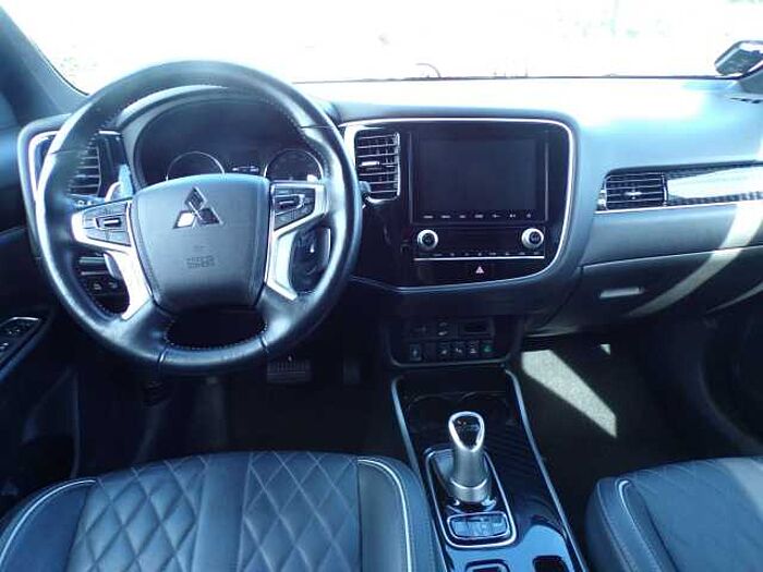 Mitsubishi Outlander PHEV Plus Spirit 4WD