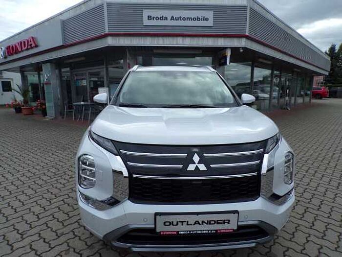Mitsubishi Outlander Outlander 2.4 4WD Plug-In Hybrid Top
