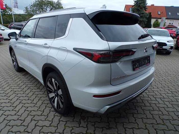 Mitsubishi Outlander Outlander 2.4 4WD Plug-In Hybrid Top