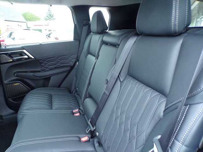 Mitsubishi Outlander Outlander 2.4 4WD Plug-In Hybrid Top