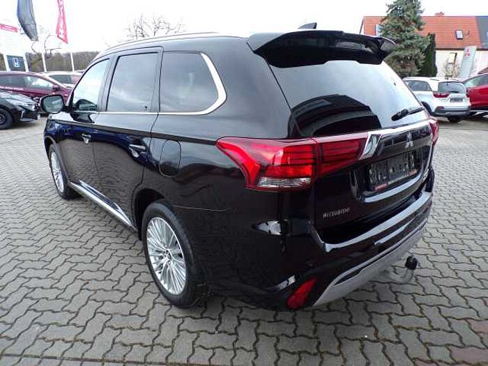 Mitsubishi Outlander PHEV Intro Edition 4WD
