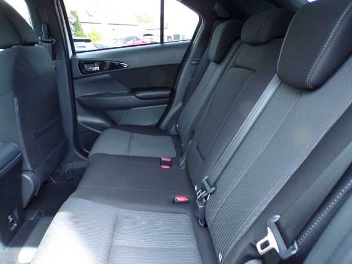 Mitsubishi Eclipse Cross Basis Hybrid 4WD
