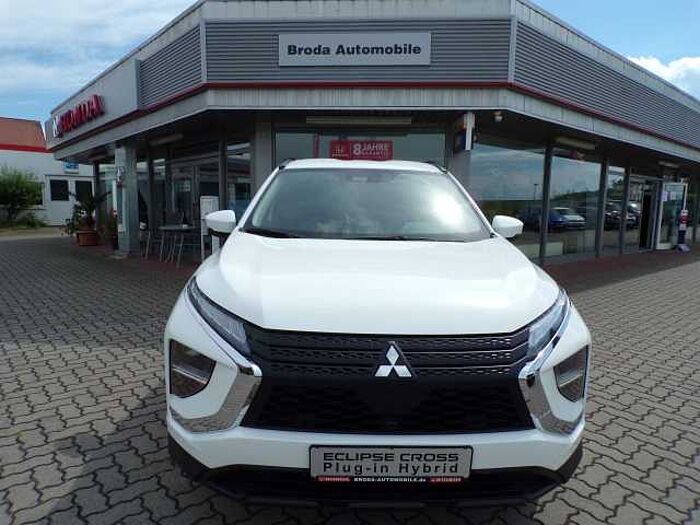 Mitsubishi Eclipse Cross Basis Hybrid 4WD
