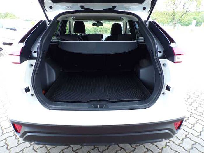 Mitsubishi Eclipse Cross Basis Hybrid 4WD