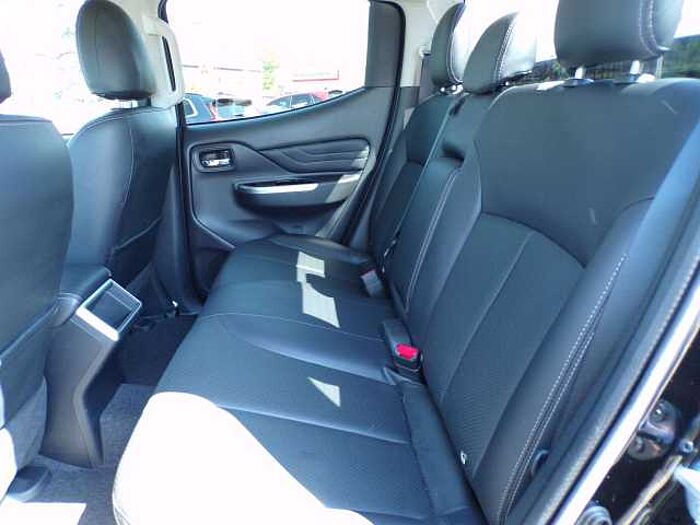 Mitsubishi L200 Top Doppelkabine 4WD - AHK - 20' - Frontbügel - Laderaumabdeckung Sport